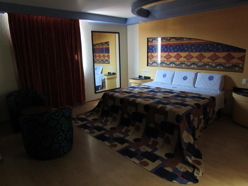 Motel Gran Vallarta (Adults Only) Celaya  Exteriör bild